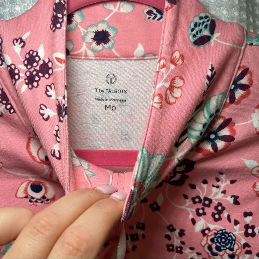Floral Talbots Pull-over - Picture 2 of 4